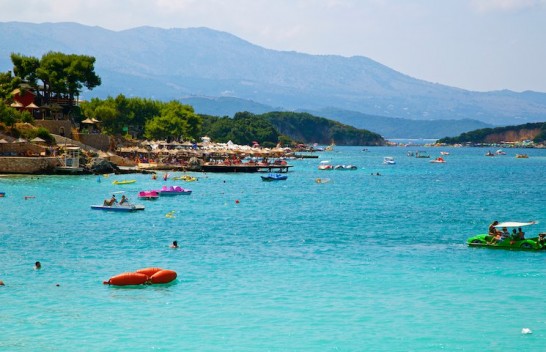 Moti në vendin tonë i kthjellët me diell