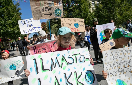 Fëmijët dhe nxënësit e Prishtinës protestuan kundër ndryshimeve klimatike