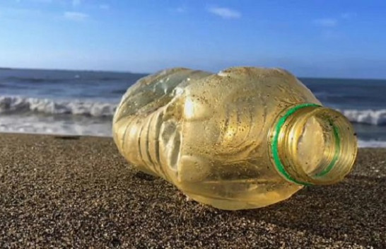Ndotja e deteve, ekspertët alarmojnë për rritjen e mikroplastikës në Detin Mesdhe