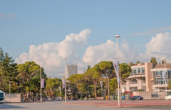 Moti i nxehtë sot dhe fundjavë në Shqipëri