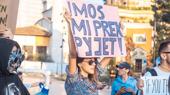 ‘E premtja e së ardhmes’, marsh kundër ndryshimeve klimatike në Tiranë