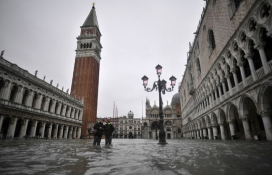Venecia me ujë mbi ujë, përmbytja më e madhe në 50 vitet e fundit