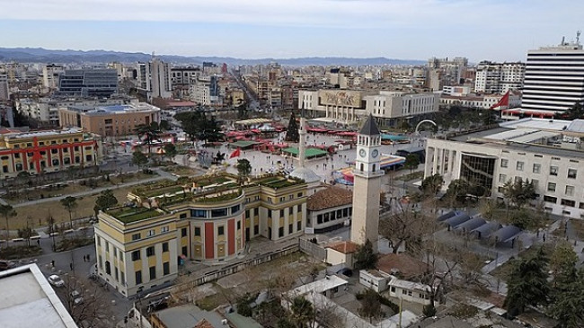 Java e parë e dhjetorit nis me reshje shiu dhe bore në Shqipëri