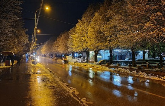 Bora zbukuron Kamenicën