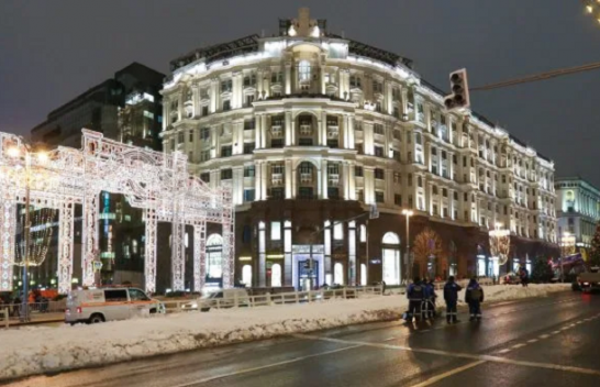 Nuk ka dimër në Rusi, borë artificiale në rrugët e Moskës [Foto]