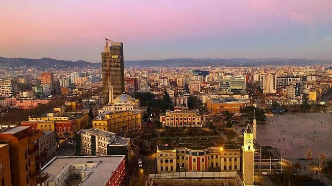 Çfarë moti kanë parashikuar meteorologët për këtë fundjavë në qytetet shqiptare dhe evropiane?