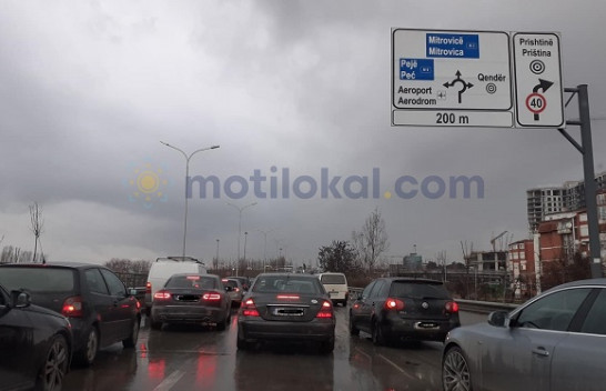 Një pikë shi, kolona në rrugët e Prishtinës