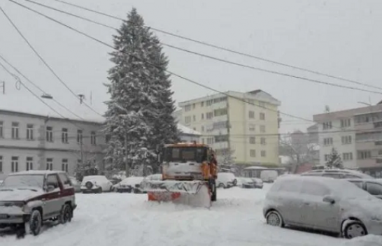 Moti i ligë, Komuna e Dragashit pezullon mësimin për ditën e enjte