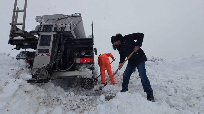 Kreu i Kamenicës mbikëqyr pastrimin e rrugëve nga bora