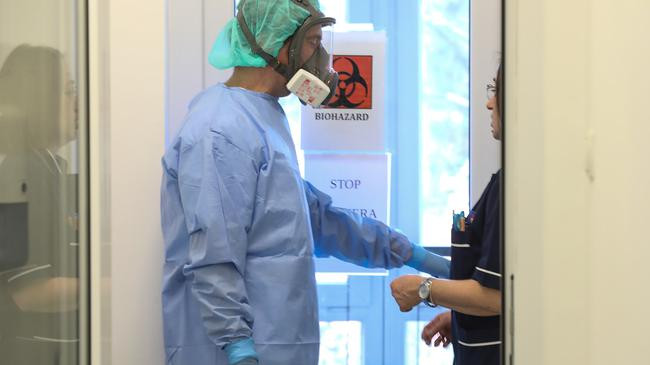 Panik në Kroacia, dy persona dyshohet se janë të infektuar me koronavirus