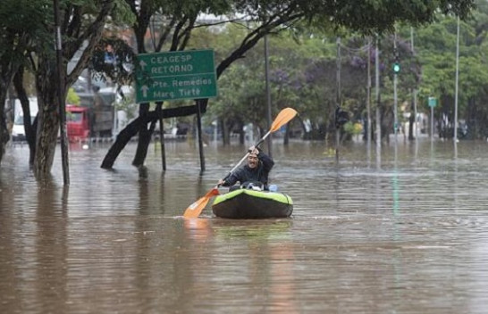 Sao Paulo goditet nga moti i ligë, përmbytje dhe rrëshqitje dheu