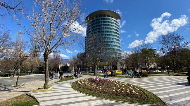 Kjo javë me mot tipik pranveror në Shqipëri, temperaturat në rritje graduale deri në 17 °C