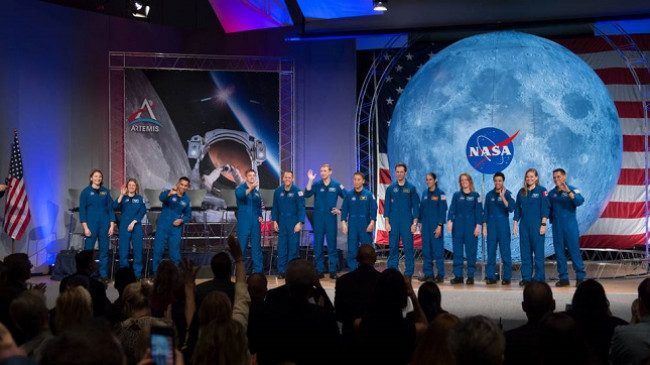 Bëhuni astronaut: NASA kërkon aplikantë për të eksploruar Hënën dhe Marsin