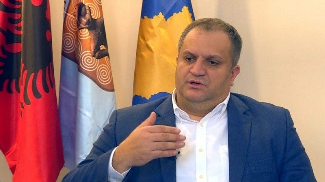 Ahmeti kërkon të mbyllen shkollat dhe të ndalohen tubimet publike për parandalimin e koronavirusit