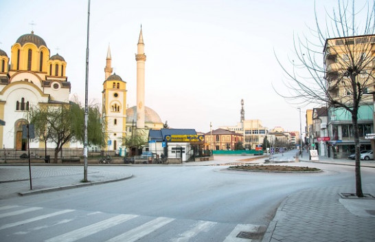Në foto: Rrugët e Ferizajt të zbrazura gjatë orarit të ndalim-qarkullimit