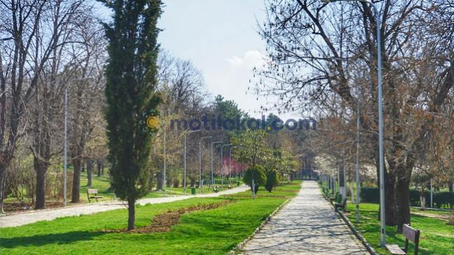 Diell dhe rritje temperaturash, ky është parashikimi i motit për këtë fundjavë në Kosovë