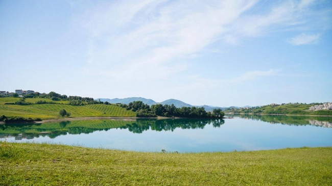 I nxehti afrikan godet Shqipërinë, temperatura deri në 34 °C
