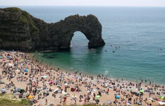 Meteorologët paralajmërojnë: Britania do bëhet më e nxehtë se Maroku!