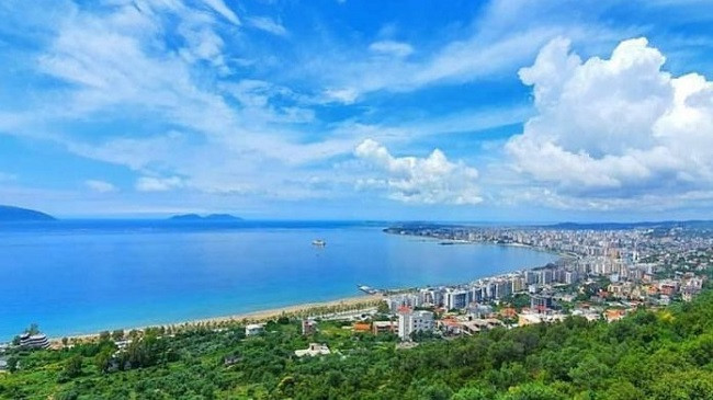 Diell dhe rritje temperaturash, ky është parashikimi i motit për sot dhe nesër në Shqipëri