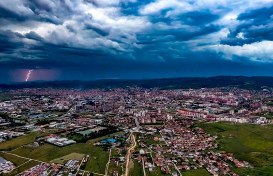 Parashikimi/ Vera nis me mot të freskët dhe me reshje shiu në Kosovë