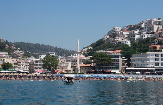 Keni bërë plane për plazh në fundjavë? Hidhini një sy motit në Mal të Zi