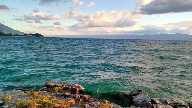 Moti sot dhe fundjavë në Maqedoni, me diell e reshje shiu nga e diela