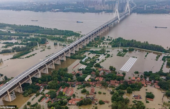 Pas koronavirusit, Wuhan ‘pushtohet’ nga uji [Foto]
