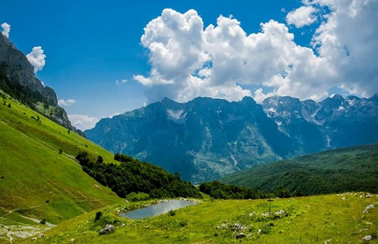Pas temperaturave afrikane, nga e mërkura reshje shiu në Shqipëri