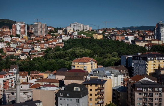 Moti sot dhe nesër në Kosovë, kryesisht me diell, pasdite priten rrebesh shiu