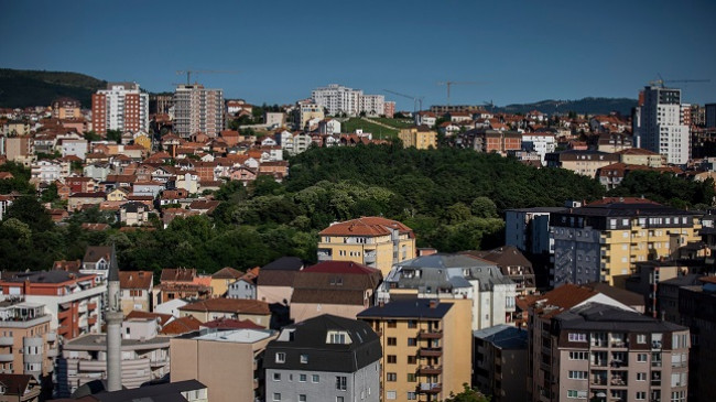 Moti sot dhe nesër në Kosovë, kryesisht me diell, pasdite priten rrebesh shiu