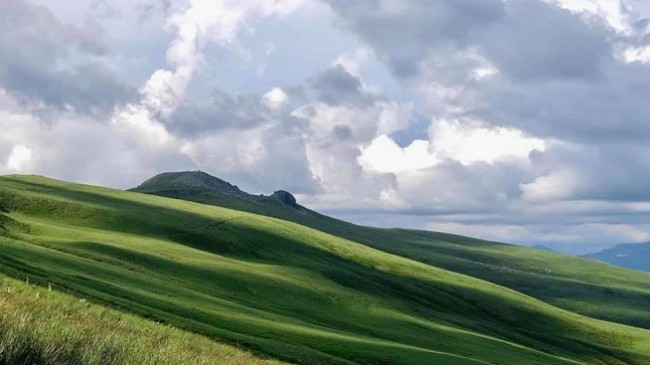 Mot me vranësira, shi të rrëmbyeshëm dhe bubullima pritet sot në Shqipëri