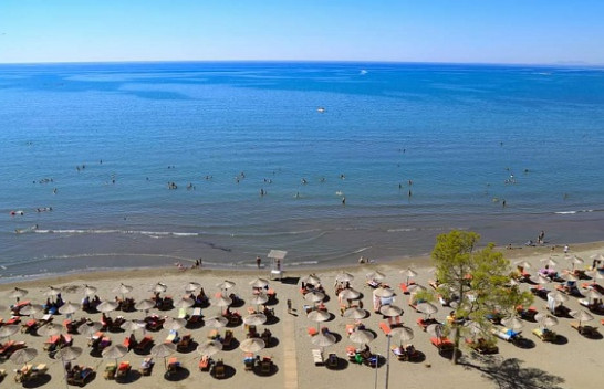 Shqiptarët e Kosovës shpëtojnë sezonin turistik, bie numri i turistëve të huajve