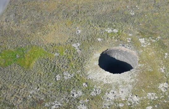 Zbulohet një gropë gjigante në Siberi