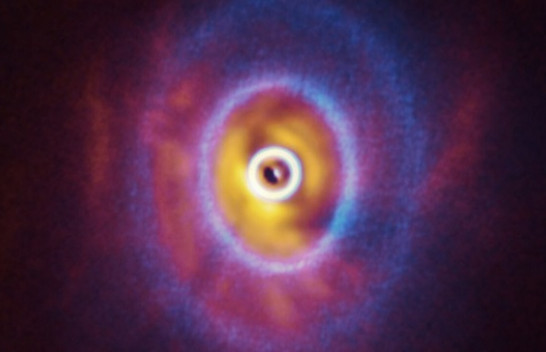 Zbulohet sistemi planetar i deformuar