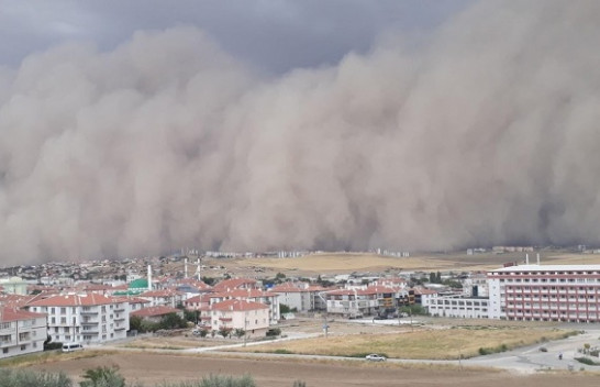 Stuhia e pluhurit në Turqi duket si ‘Fundi i Botës’ [Foto]