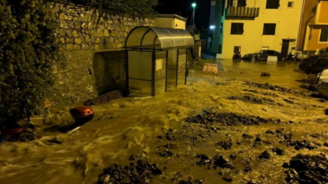 Moti i ligë godet Italinë, lëshohet alarmin i kuq për disa zona [Foto]