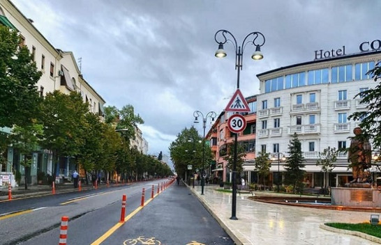 Java në Shqipëri nis me reshje shiu dhe bubullima