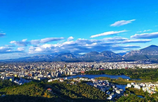 Mot i kthjellët dhe me diell, njihuni me parashikimin e meteorologëve për ketë javë në Shqipëri dhe Kosovë