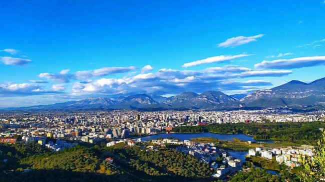 Mot i kthjellët dhe me diell, njihuni me parashikimin e meteorologëve për ketë javë në Shqipëri dhe Kosovë