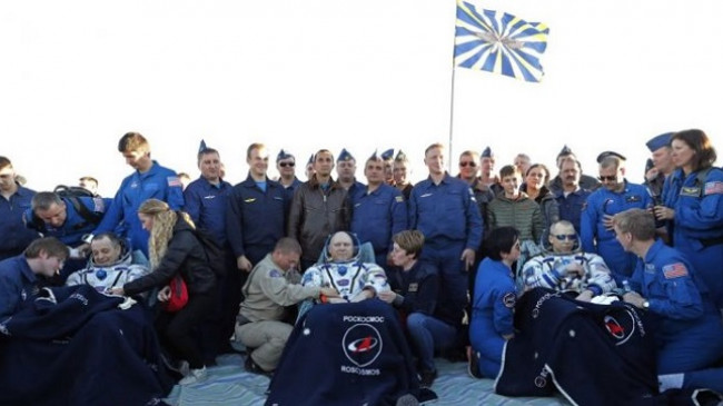 Tre astronautët kthehen në Tokë pas gjashtë muajsh në stacionin hapësinor