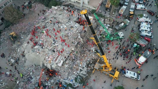 Tërmeti në Izmir, shkon në 25 numri i viktimave