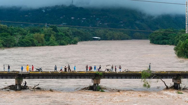 Uragani Eta godet Nikaraguan dhe Hondurasin, të paktën tre të vdekur