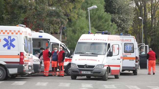Shifra alarmante, shtatë të vdekur dhe 421 raste të reja me koronavirus në Shqipëri