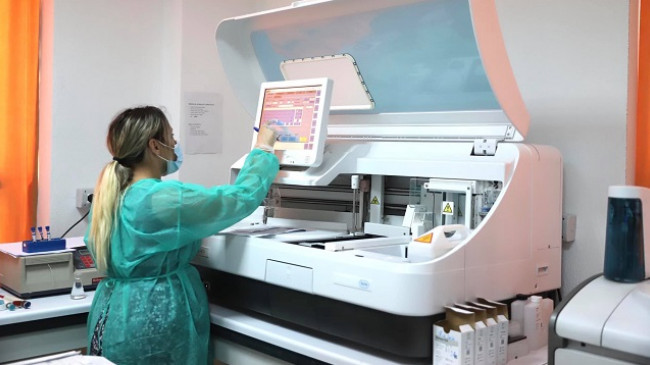 Rritje rekord e rasteve me koronavirus në Shqipëri