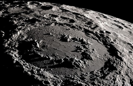 Një asteroid mund të jetë ‘binjaku i humbur’ i Hënës