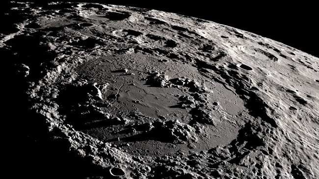 Një asteroid mund të jetë ‘binjaku i humbur’ i Hënës