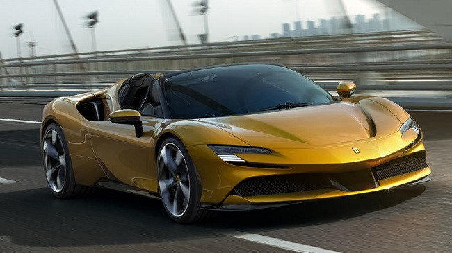 Mbërrin ‘përbindëshi’ i ri, Ferrari prezanton modelin SF90 Spider