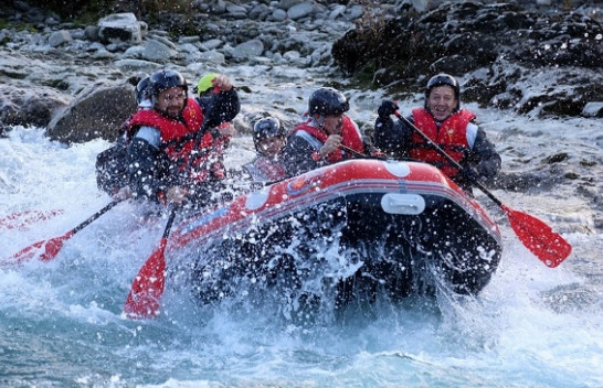 Raftingu në Vjosë, sport i rëndësishëm dhe destinacion i pashmangshëm turistik
