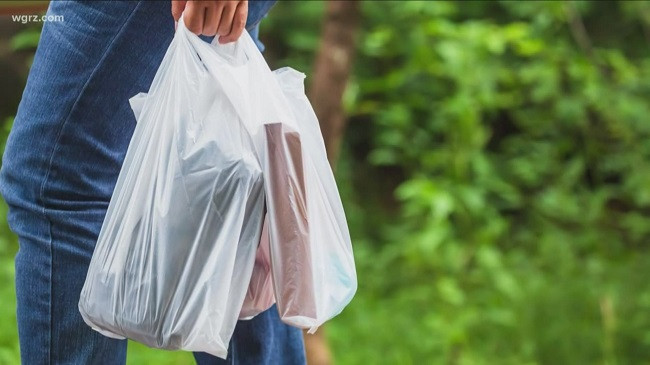 Gjermania ndalon përdorimin e qeseve plastike