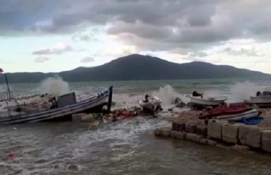 Pezullohet lundrimi në Vlorë, shkak moti i ligë